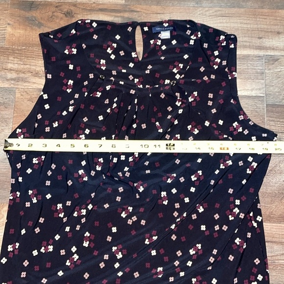 Lof of 5 Shirts.  Size Large. - Picture 3 of 12